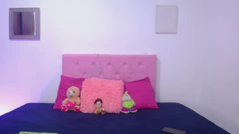 Snapshot of issa_kitty chatting on March 6, 2025, 7:21 pm issa_kitty online show from March 6, 2025, 7:21 pm