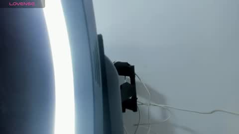 issa_kitty online show from September 22, 2025, 5:15 pm