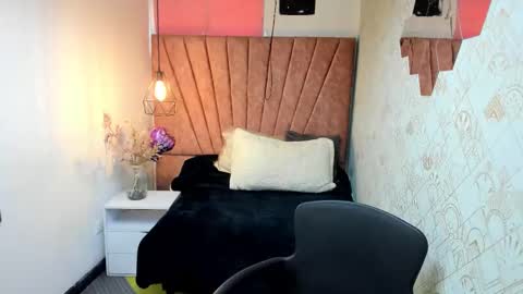 ISSA MILF online show from October 1, 2025, 1:17 pm