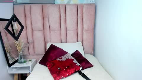 Snapshot of issa_milf__ chatting on May 20, 2026, 1:50 pm ISSA MILF online show from May 20, 2026, 1:50 pm