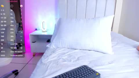 Isa  online show from March 4, 2026, 8:42 am