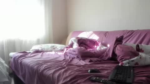 Snapshot of issabelle_69 chatting on July 18, 2026, 5:00 am Issabelle online show from July 18, 2026, 5:00 am