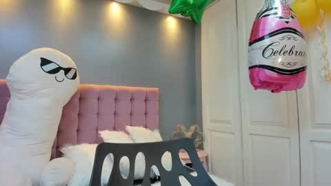 Snapshot of issadorajames chatting on October 5, 2025, 2:26 pm issadorajames online show from October 5, 2025, 2:26 pm