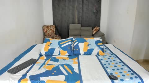 Snapshot of issalovexxx chatting on December 2, 2024, 5:26 am Isabella online show from December 2, 2024, 5:26 am