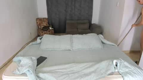 Snapshot of issalovexxx chatting on February 13, 2025, 5:37 am Isabella online show from February 13, 2025, 5:37 am