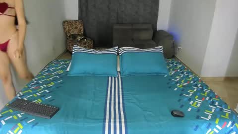 Snapshot of issalovexxx chatting on February 16, 2025, 5:26 am Isabella online show from February 16, 2025, 5:26 am