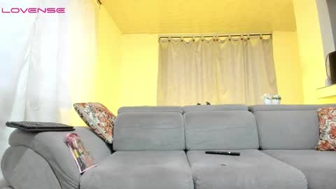 Snapshot of issalovexxx chatting on September 16, 2025, 11:06 pm Isabella online show from September 16, 2025, 11:06 pm