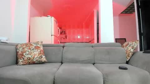 Snapshot of issalovexxx chatting on November 1, 2025, 4:31 pm Isabella online show from November 1, 2025, 4:31 pm