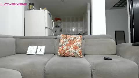 Snapshot of issalovexxx chatting on November 9, 2025, 5:00 pm Isabella online show from November 9, 2025, 5:00 pm