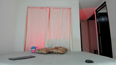 Snapshot of issalovexxx chatting on March 20, 2026, 10:47 pm Isabella online show from March 20, 2026, 10:47 pm