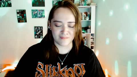 Yiz online show from December 14, 2024, 3:51 am