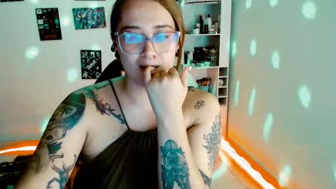 Yiz online show from February 17, 2025, 7:15 am