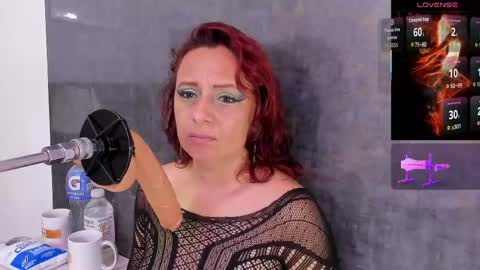 Snapshot of issys_milf chatting on May 21, 2026, 11:50 am ISSYS online show from May 21, 2026, 11:50 am