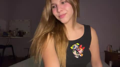 Snapshot of isyourgirlisabella chatting on March 25, 2026, 10:27 pm isabella online show from March 25, 2026, 10:27 pm