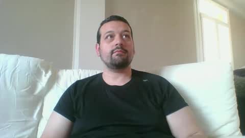 Snapshot of italianbigboy932 chatting on April 17, 2026, 11:57 am italianbigboy932 online show from April 17, 2026, 11:57 am