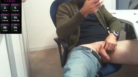 Alex online show from October 31, 2025, 3:35 pm