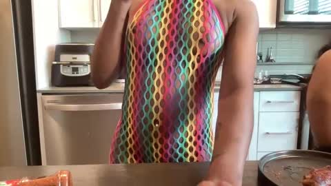 Snapshot of its5iveam chatting on January 15, 2025, 10:02 pm 5ive AM online show from January 15, 2025, 10:02 pm