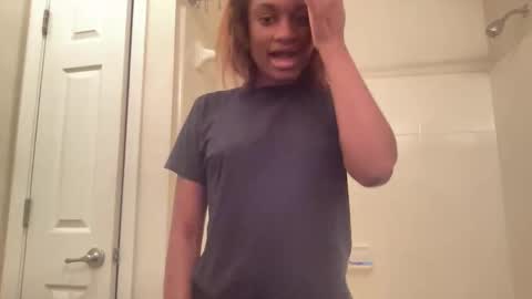 Snapshot of its5iveam chatting on October 15, 2025, 1:17 am 5ive AM online show from October 15, 2025, 1:17 am