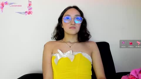 Snapshot of its__angelica_ chatting on February 9, 2025, 10:21 pm Angelica online show from February 9, 2025, 10:21 pm