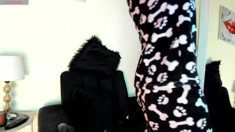 Angelica online show from April 9, 2026, 6:19 am