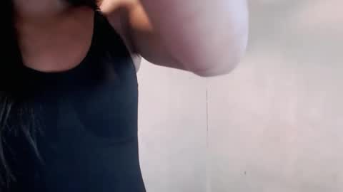 Snapshot of its_kynth chatting on October 26, 2025, 12:44 pm its_kynth online show from October 26, 2025, 12:44 pm