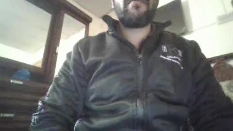 Snapshot of its_me_2323 chatting on February 14, 2025, 4:15 am its_me_2323 online show from February 14, 2025, 4:15 am