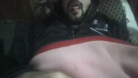 Snapshot of its_me_2323 chatting on February 20, 2025, 7:01 am its_me_2323 online show from February 20, 2025, 7:01 am