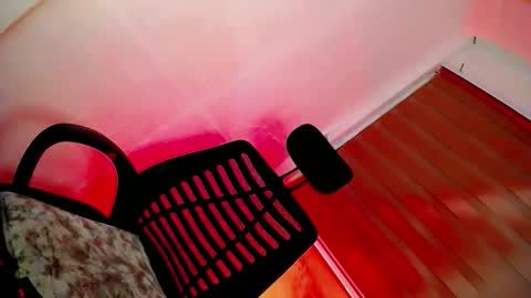 its_me_luna1111 online show from May 13, 2026, 2:36 pm