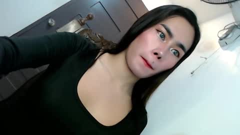 its_me_vanesa online show from November 17, 2025, 12:11 pm