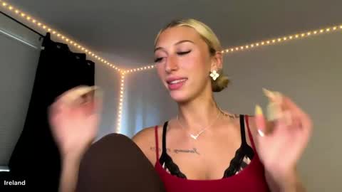itsirelandbby online show from May 25, 2026, 8:15 pm