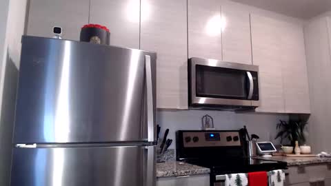 Alexis Rae online show from December 4, 2025, 9:45 pm