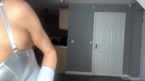 Snapshot of itsmelolax chatting on October 14, 2025, 5:25 pm Lola online show from October 14, 2025, 5:25 pm