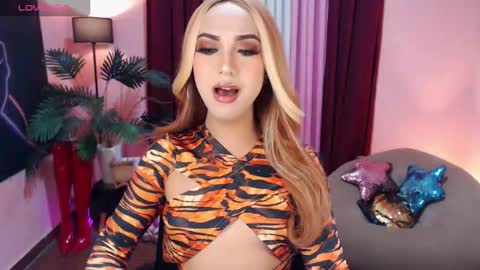 Snapshot of itsmesofiaa69 chatting on October 24, 2025, 4:36 pm Sofia online show from October 24, 2025, 4:36 pm