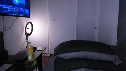 Snapshot of itsmoon_swt_ chatting on May 4, 2026, 6:59 pm Moon online show from May 4, 2026, 6:59 pm