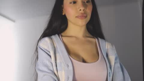 itsssssssme_lana online show from January 13, 2025, 7:10 pm