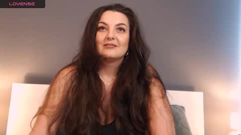 Melissa Khaan online show from April 16, 2026, 8:26 am