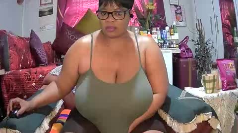 itumeleng74 online show from September 30, 2025, 8:41 am