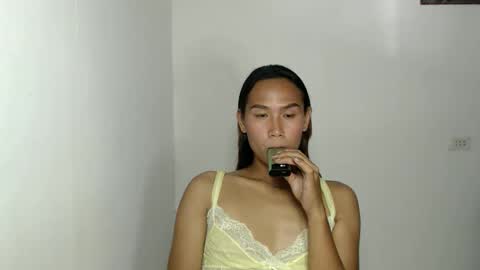 itz_me_crystal online show from June 9, 2026, 2:45 am