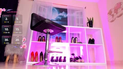 Snapshot of itzel__ chatting on October 15, 2025, 1:11 pm Call me Itzel online show from October 15, 2025, 1:11 pm