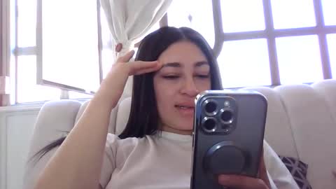 Itziar  online show from November 7, 2025, 4:07 pm