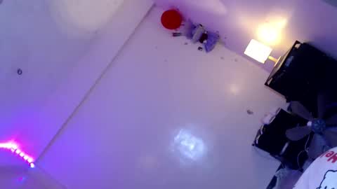 ivanahugecock online show from March 12, 2026, 9:48 am