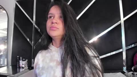 ivannaa18 online show from November 2, 2025, 3:42 am