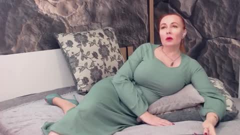 IrennaSplash online show from December 1, 2025, 1:54 am