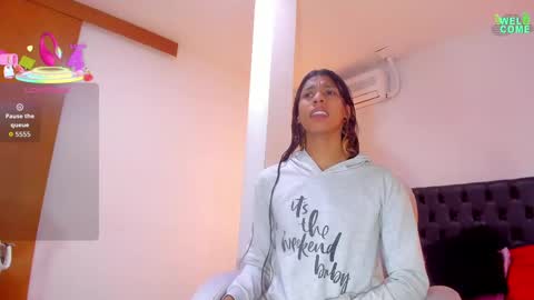 Snapshot of ivi_lopez chatting on October 7, 2025, 12:13 pm Ivi online show from October 7, 2025, 12:13 pm