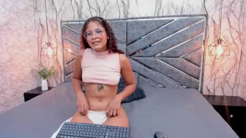 Snapshot of ivisbouncyass chatting on February 16, 2025, 2:43 pm Ivis online show from February 16, 2025, 2:43 pm