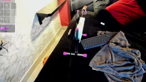 Snapshot of ivisbouncyass chatting on October 21, 2025, 12:28 pm Ivis online show from October 21, 2025, 12:28 pm