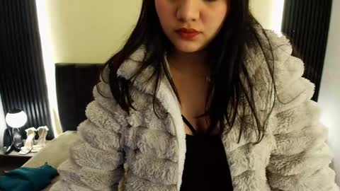 I V O N N E R O S S online show from March 19, 2026, 12:20 pm