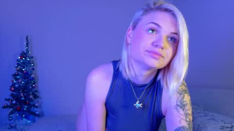 ivory_soule online show from December 18, 2025, 6:03 pm