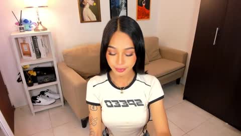 kirstenelsie online show from February 17, 2025, 3:47 am