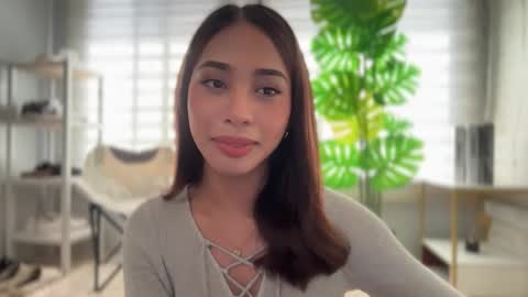 kirstenelsie online show from October 6, 2025, 6:33 am